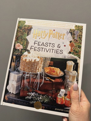 Harry Potter Feasts and Festivities book in English new