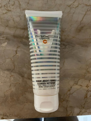 Mac facial cleansing gel