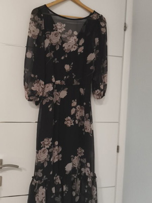 Midi chiffon dress with floral print like new, black and pink