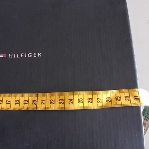 Tommy Hilfiger Shoe Box like new, dark blue