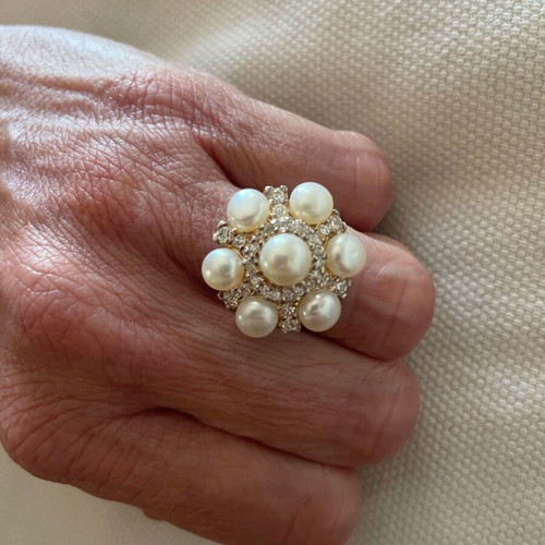 Silver ring with pearls and zirconia diamonds