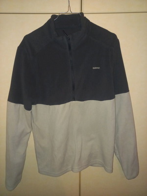 Fleece like new, size M, white and gray