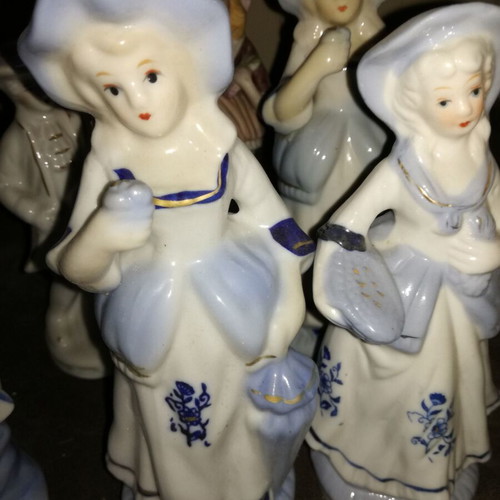 Porcelain figurines small size from 1950 new, pack of 10 or 14 pieces