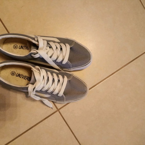 Athletic shoes size 38 gray like new, unused