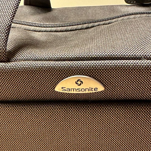 Samsonite toiletry bag grey like new with strap and lock