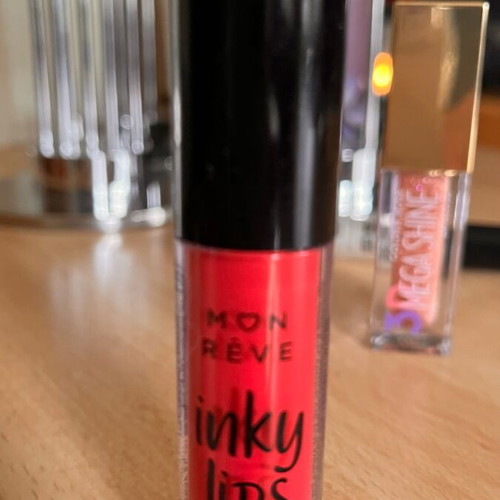 Lips Mon Reve with 2+1 gift, new