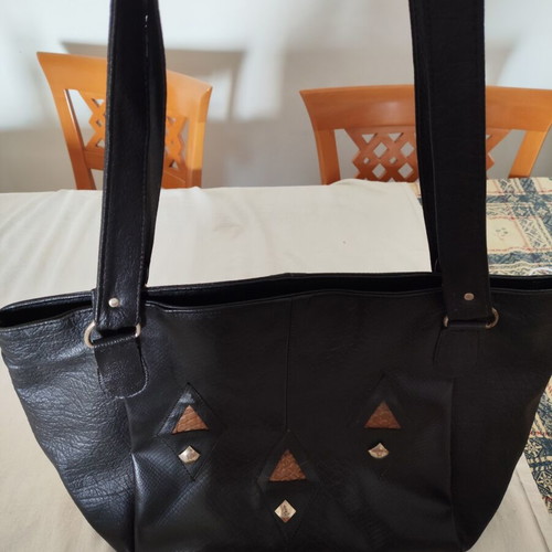 Ladies shoulder bag used, faux leather, black, spacious with zipper