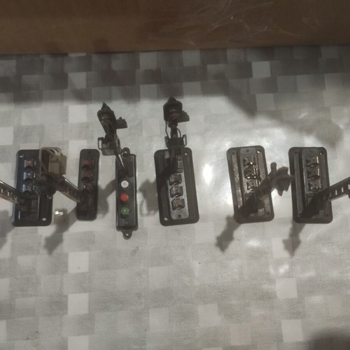 HO Scale Signals and Couplers used, set of 12 from various brands