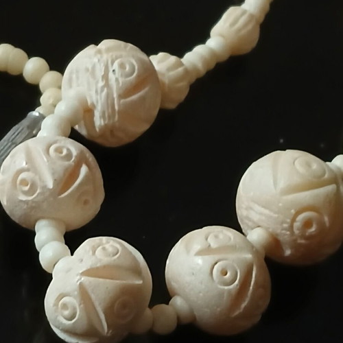 Vintage necklace made of camel bone, 44 cm, like new