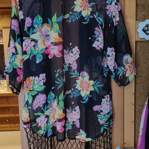 Kimono used, medium size, colorful with fringes