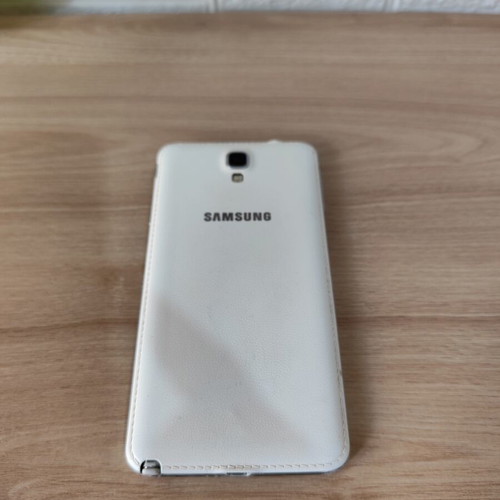 Samsung Galaxy Note 3 Neo used with cracked screen, white
