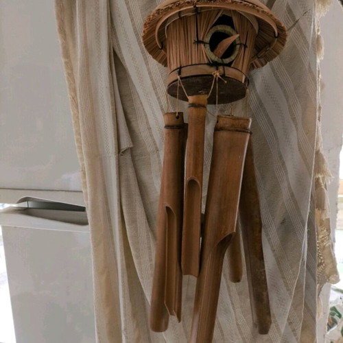 Wooden Melodos wind chime like new, house design