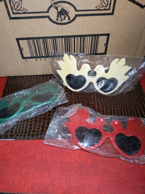 Sunglasses new for party, pack of 3 colors
