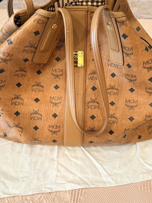 MCM Liz Reversible Tote τσάντα ώμου σαν καινούργιο, χρώμα κονιάκ