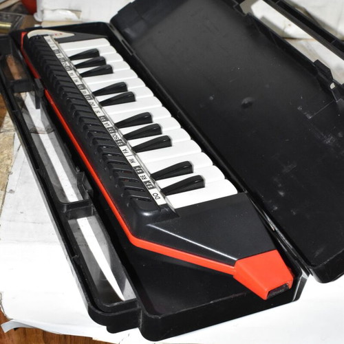 Bontempi Classic Melodica used with case and flexible tube