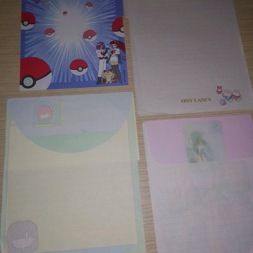 Letter writing set from the 80s-90s like new, 4 sets