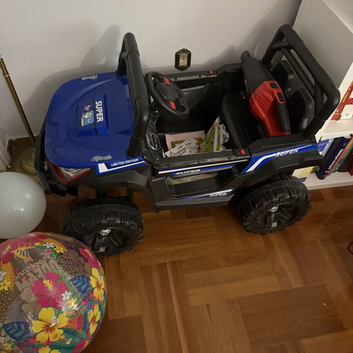Electric Off Road Vehicle 12V like new, black blue jeep