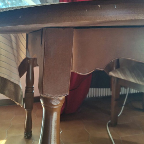 Living room table like new, solid wood