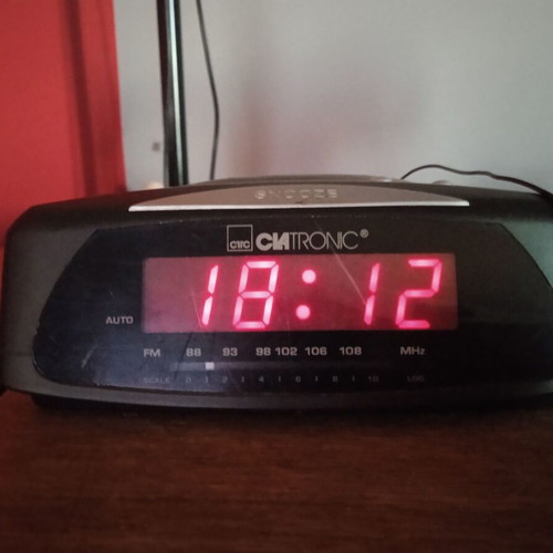 Alarm clock radio used