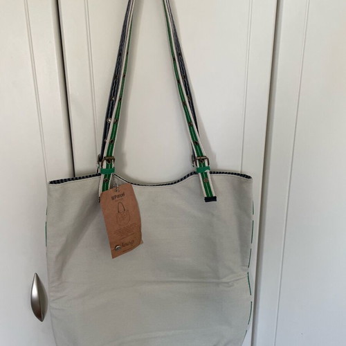 Loop shoulder bag new, white and green