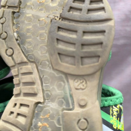 Boys' sandals used size 23 green and yellow
