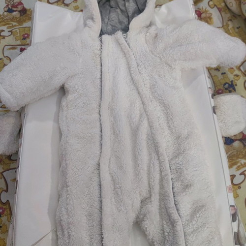 Dpam baby outfit used 80 cm with detachable gloves and feet