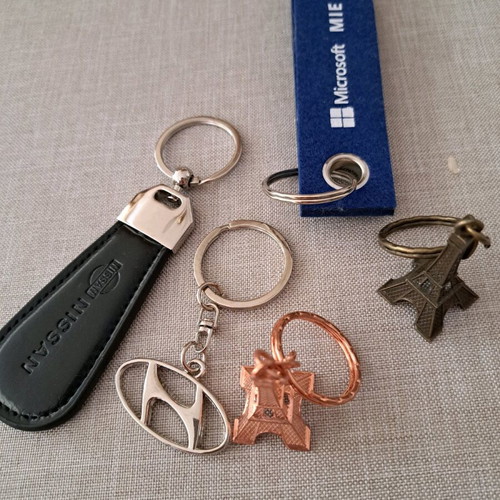Keychains new, pack of 5 pieces