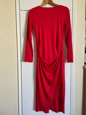 Curvy red dress new, long sleeves, elastic fit with ruching