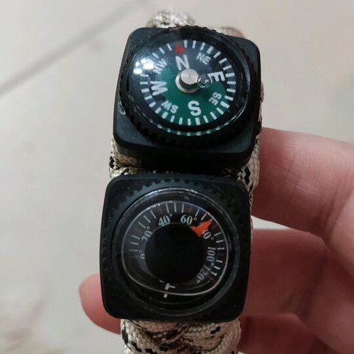 Survival bracelet from cord like new, ideal for hiking