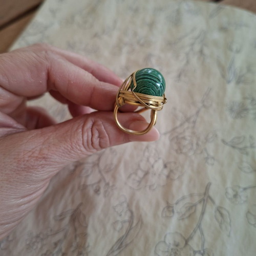 Ring with green malachite stone, like new, adjustable