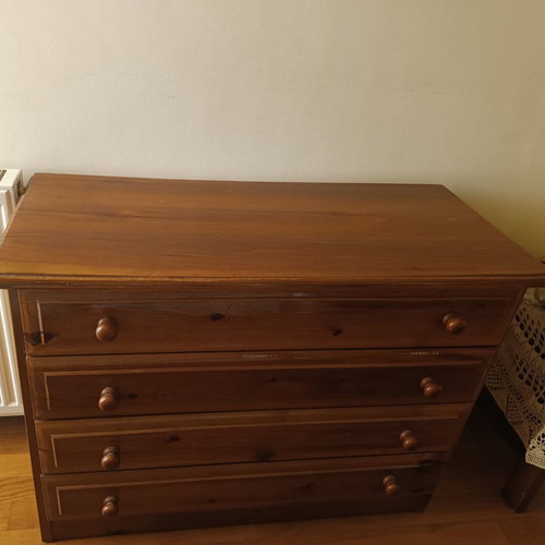 Wooden chest of drawers with 4 large drawers and mirror