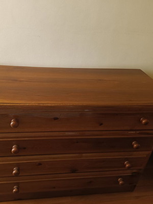 Wooden chest of drawers with 4 large drawers and mirror