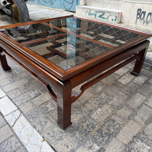 Saridis coffee table like new, size 1x1 and height 40cm