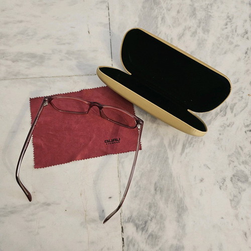 Mr. Gain Sophia women's eyeglass frame used, burgundy