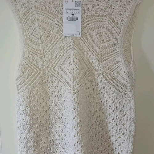 Zara sleeveless knitted blouse white new, size L
