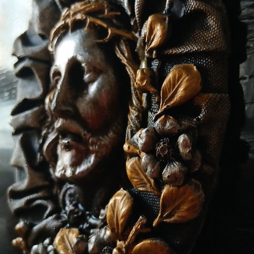 Vintage Jesus Christ Relief Wall Plaque in Polyresin, like new
