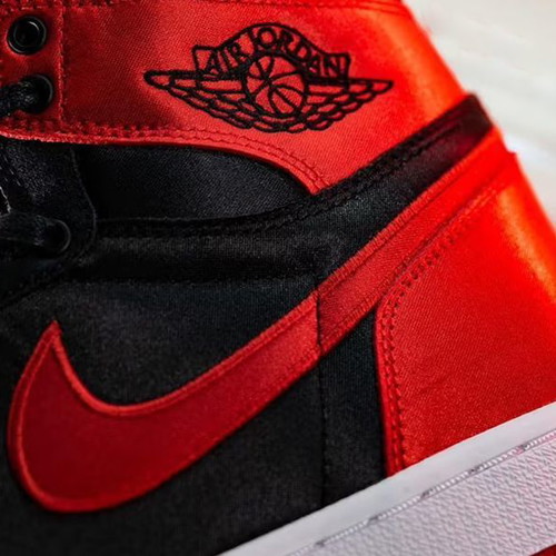 Jordan 1 Retro High OG Satin Bred women's size 38 new