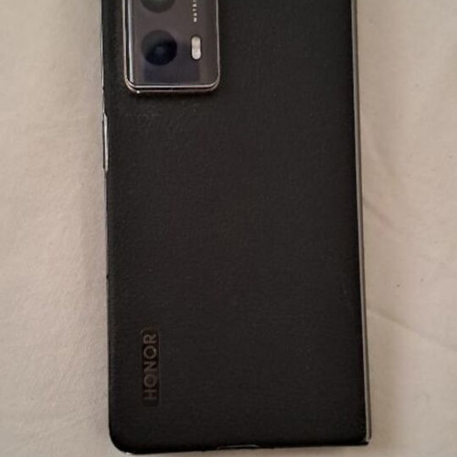 Honor Magic V2 smartphone like new with Snapdragon 8 Gen 2, 16GB RAM, 512GB storage