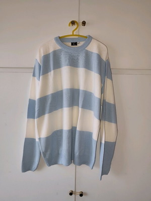A Deep striped men's sweater relaxed fit, like new, cotton