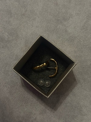Earrings new gold color semicircle shape with embossed designs