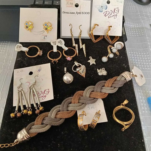 Set of 10 gold and silver jewelry pieces