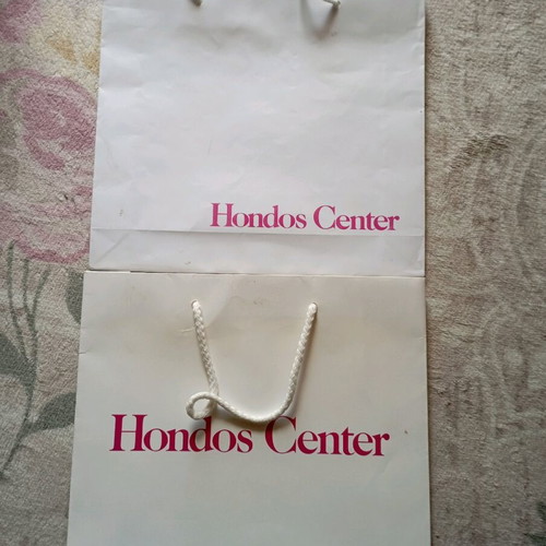 Paper gift bags like new, Hondos Center