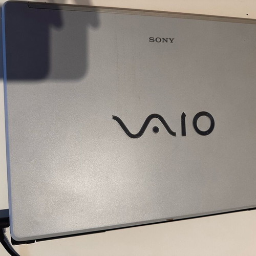 Sony Vaio FE11S laptop used with 2GB memory, HDD, Windows XP