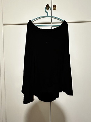 Genesis black midi/maxi skirt like new, size Large - XL