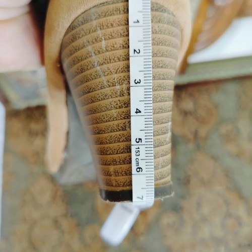 Suede pumps size 39 with 7 cm heel, like new, beige and brown