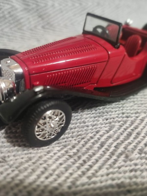 Metallic Jaguar SS 100 Roadster model 1:43, New Ray