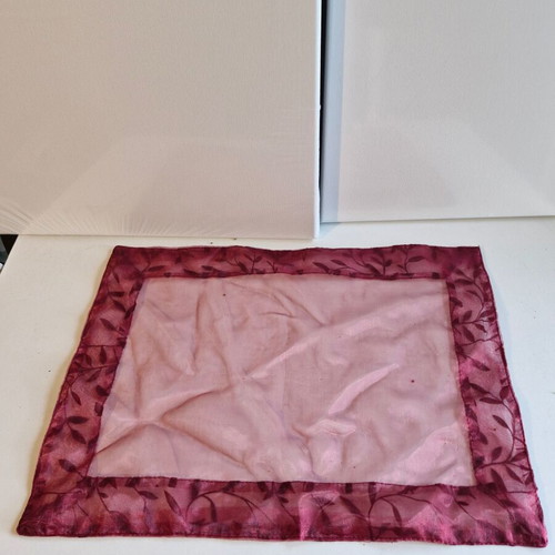 Christmas table runners like new, pack of 3, burgundy