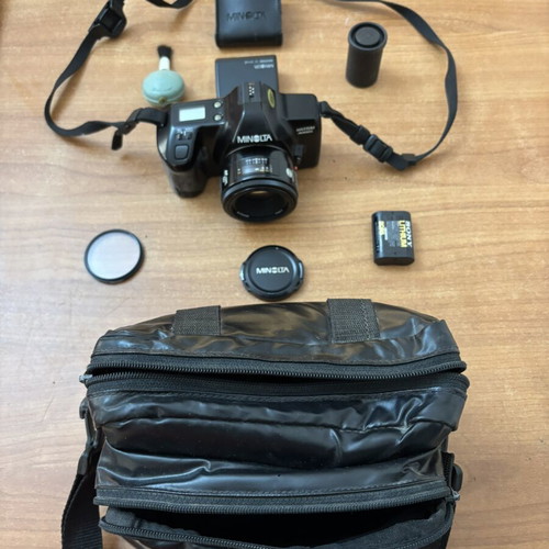 Minolta 3000i camera complete with carrying case like new