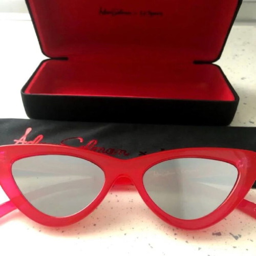 Cat eye sunglasses Le Specs like new, red