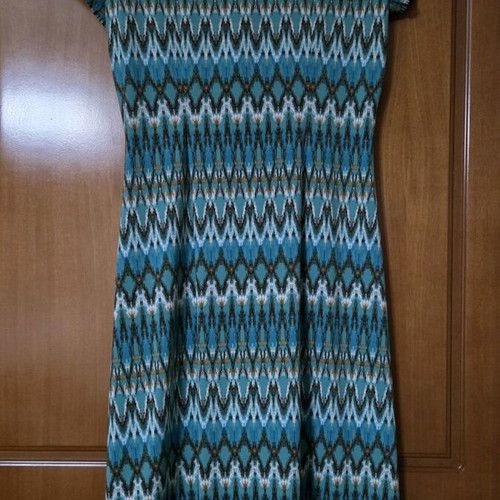 BCBG Max Azria dress new, midi, multicolor, size M